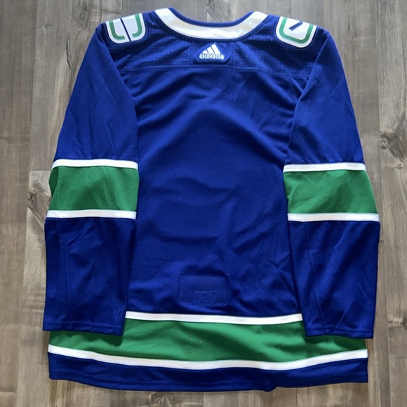 Vancouver Canucks Adidas Jersey - Picture 2 of 6
